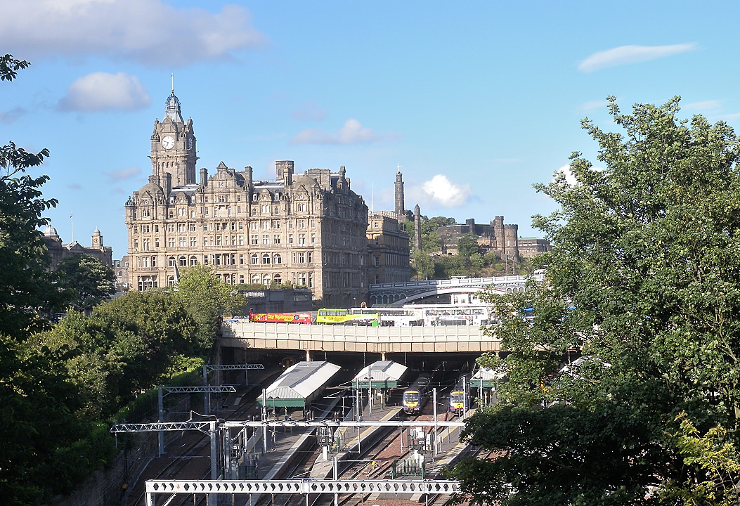 Edinburgh-CAV--2010-07-16_10.jpg - Edinburgh -- the city