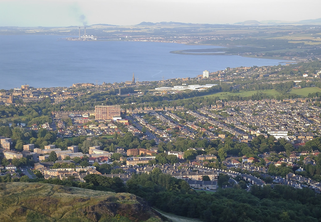 Edinburgh-CAV--2010-07-17_17.jpg - View from Arthur's Seat