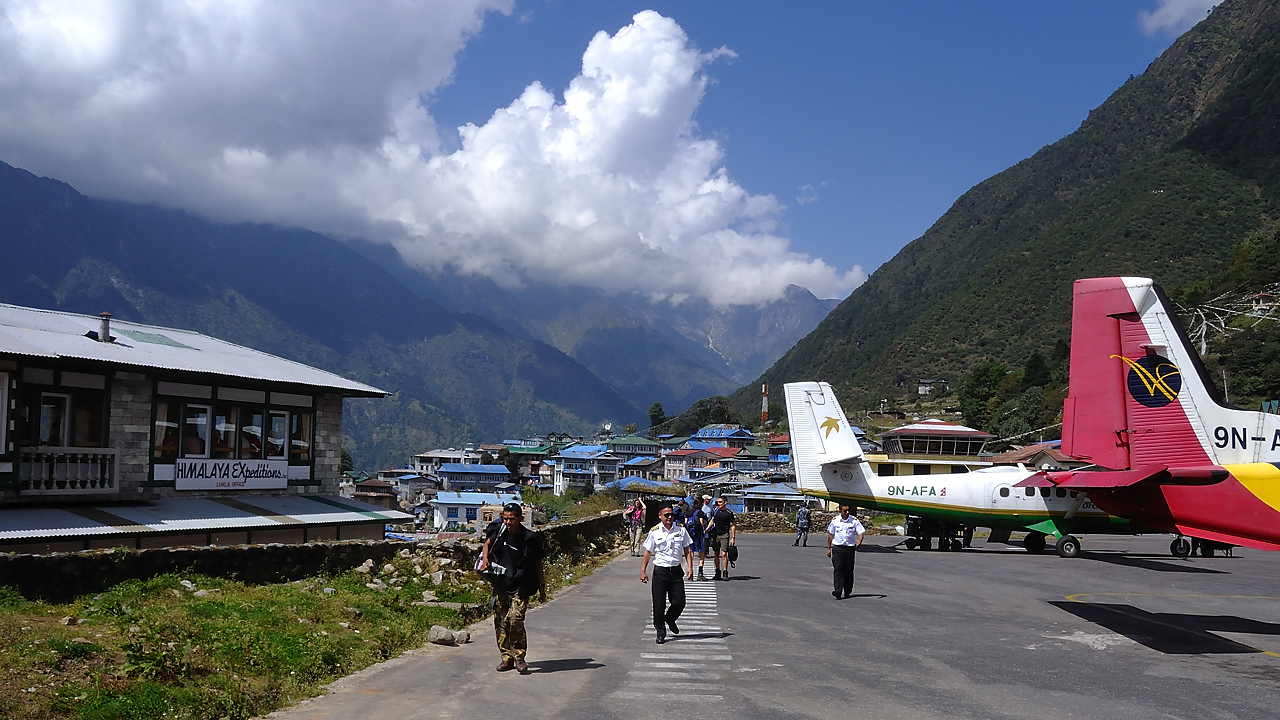 DSCN1686.jpg - KTM - Lukla - Chutok/Poyan (j1) : l'aerodrome de Lukla