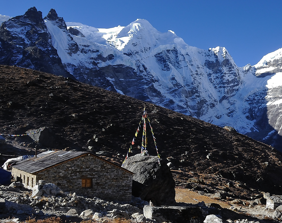 DSCN1902.jpg - acclimatisation a Kare (j8) : vue sur le massif du Mera