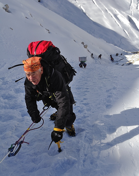 DSCN2051.jpg - high-camp - westcol (6140m) - eastcol (6200m) - fin glacier (j15) : dans la montee au west-col