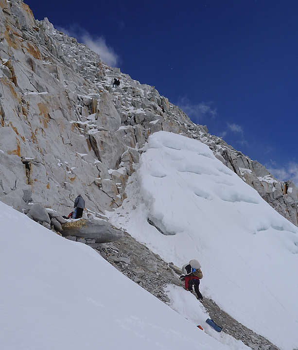 DSCN2071.jpg - high-camp - westcol (6140m) - eastcol (6200m) - fin glacier (j15) 