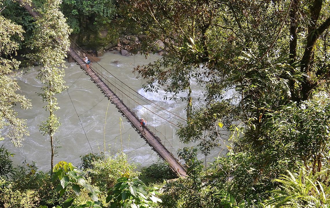 DSCN2282.jpg - Tashigong - Num (j20) : le pont sur la riviere Arun