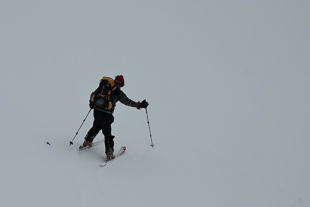 Selle-de-PuyGris-20110109-07.jpg - La neige est vraiment mauvaise, meme Philippe en perd son style