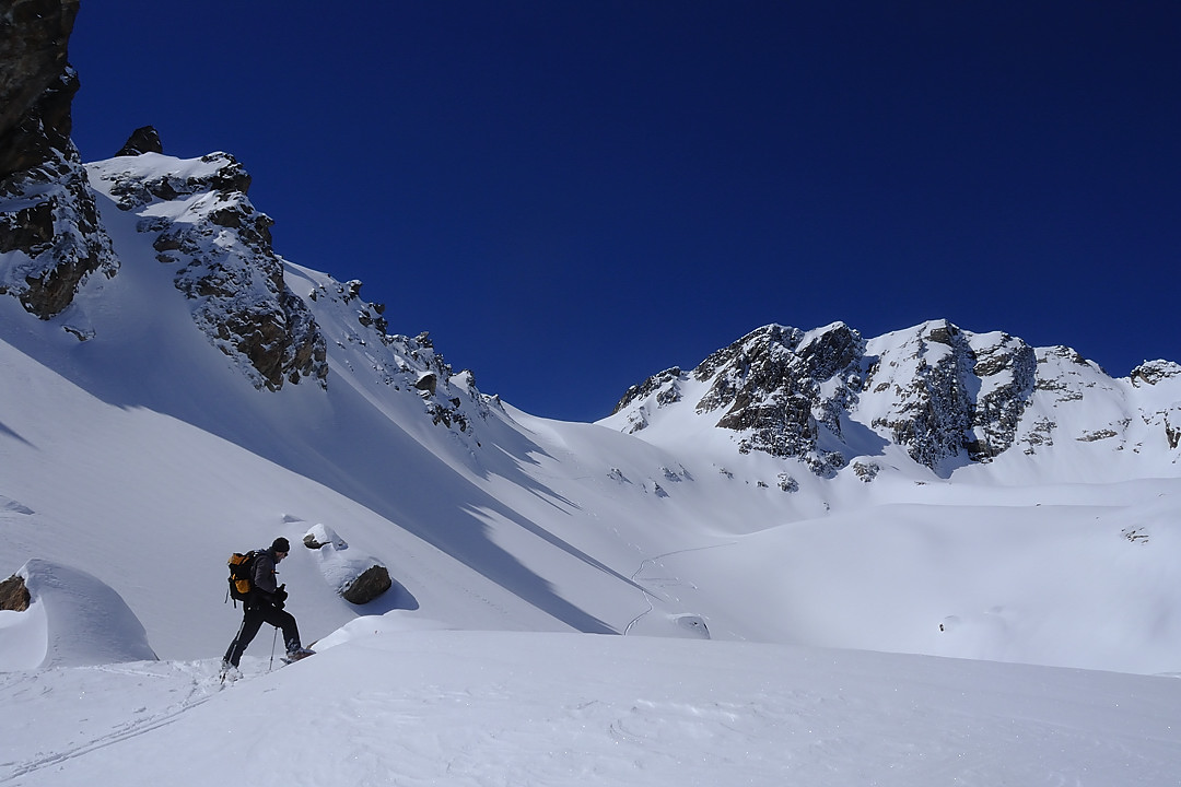 Col-de-Tepey-20110320-06-DSCN2823.jpg - debut de la descente --- la neige est geniale, et on est les premiers a descendre