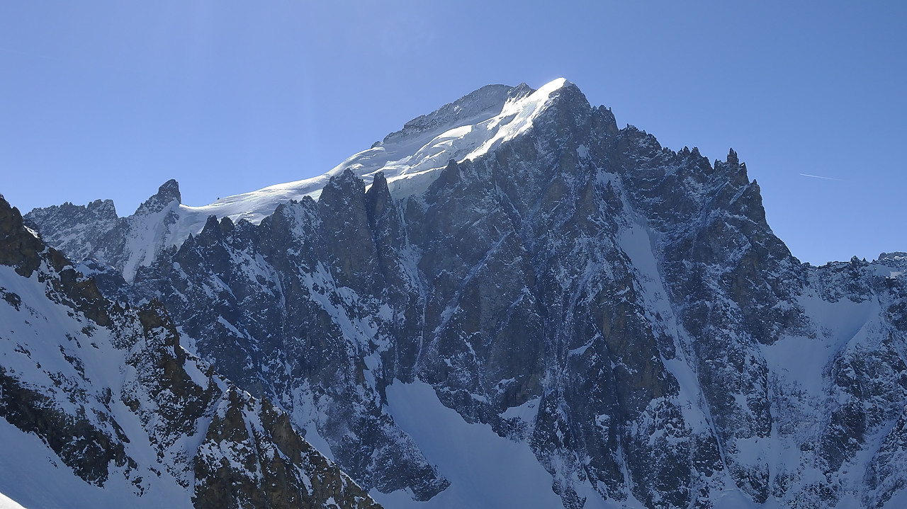 BrecheSomme-20110402-05.jpg - au sommet --- vue sur la Barre des Ecrins