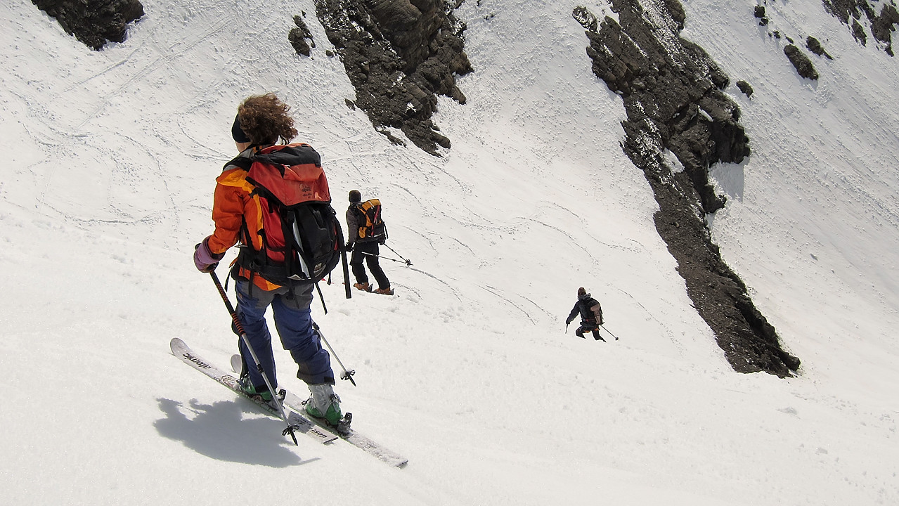 GrandeRousse-20110507-12-DSCN2993-018_pt.jpg - Descente du sommet du cote Maurienne