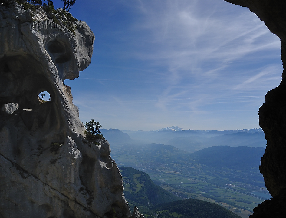 ArchesChartruese-20110529-08-DSCN3111.jpg - Autour de la Tour Percee : vue sur le Mont Blanc
