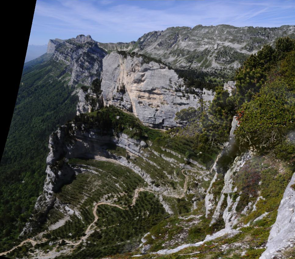 ArchesChartruese-20110529-40-DSCN3147+48-pano.jpg - Descente de l'Aulp du Seuil -- panorama des deux precedentes