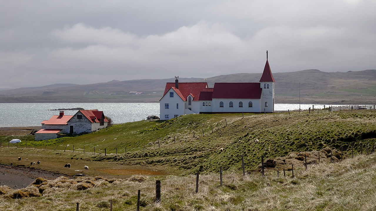 Islande-11-06-10-019-DSCN3466.jpg - jour 4 (Holmavik - Ondverdarnes sur Snaefellsnes) : l'eglise de Prestbakki