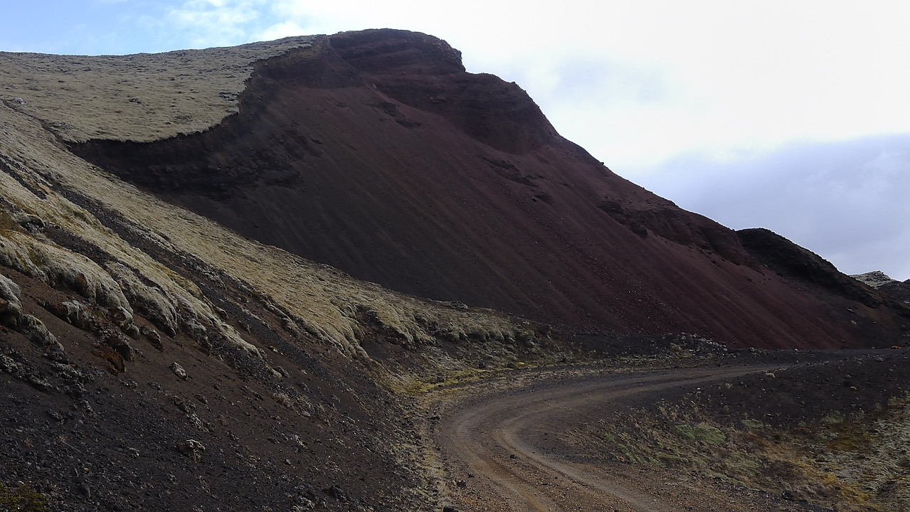 Islande-11-06-10-044-DSCN3491.jpg - jour 4 (Holmavik - Ondverdarnes sur Snaefellsnes) : dans le Berserkjahraun entre Stykkisholmur et  Grundafjordur