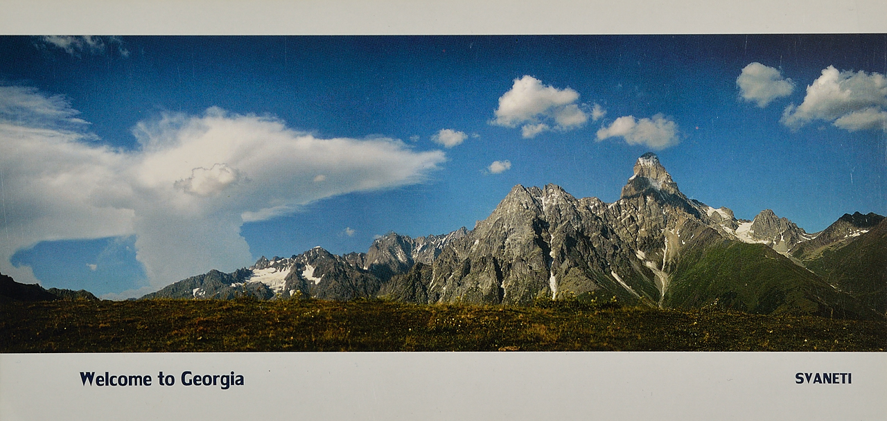 Georgie-CartePostale-Svaneti.jpg - Vision carte postale du  Mont Ushba -- on dirait  bien la face ouest, donc notre col serait a droite