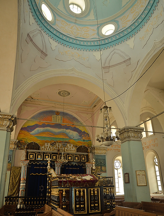 Georgie-J11--2011-08-14-25-ShoviAmbrolauri.jpg - L'intérieur de la synagogue de Oni