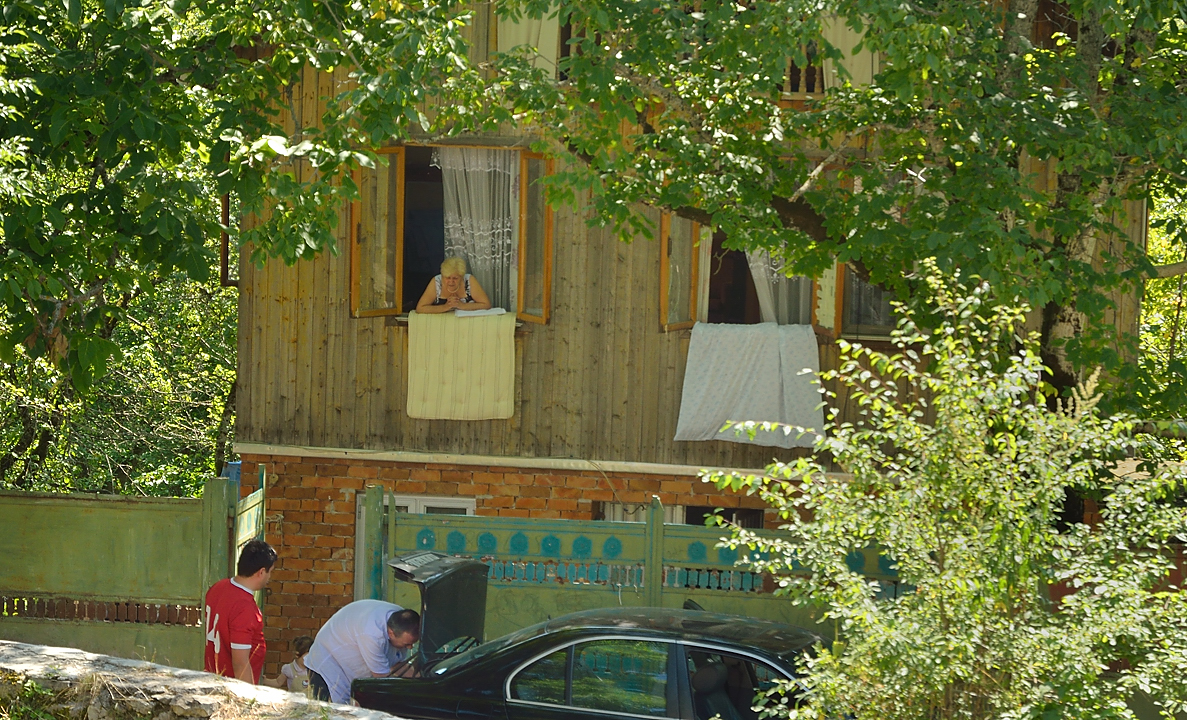 Georgie-J12--2011-08-15-10-AmbrolauKutaisi.jpg - Une maison à Nikortsminda