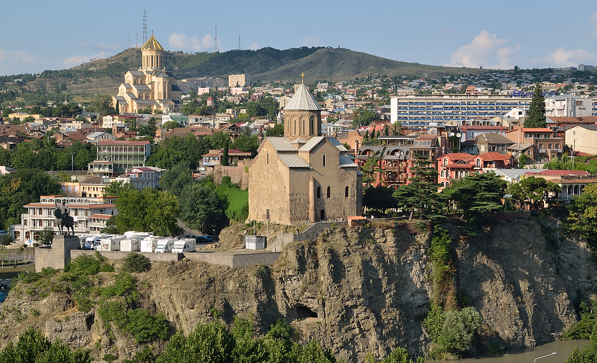 Gerorgie-Z-20110819-015-Tbilissi.jpg - Vue de la colline au-dessus de la place Meidan