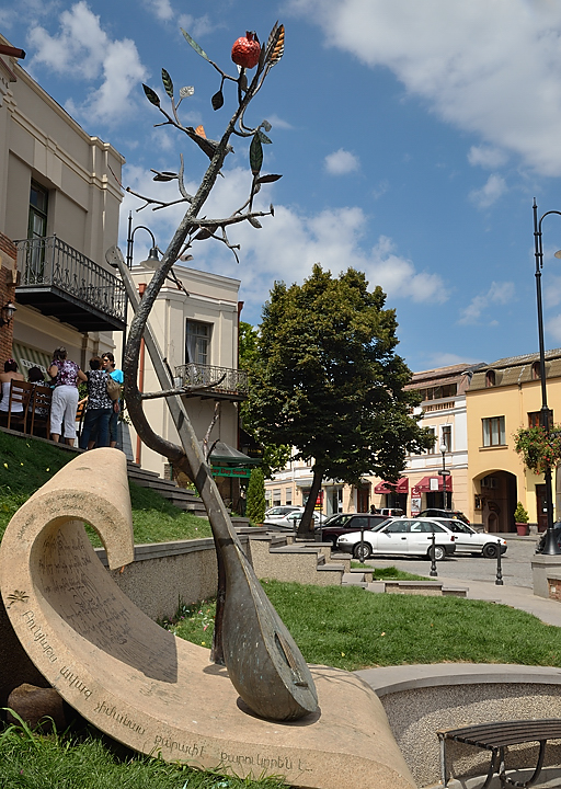 Gerorgie-Z-20110820-075-Tbilissi.jpg - sur la place Meidan
