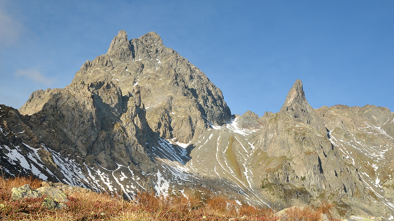 CroixBelledonne-110924-22-DSC_0168.jpg - Roche Blanche : vue en arriere vers la Balmette
