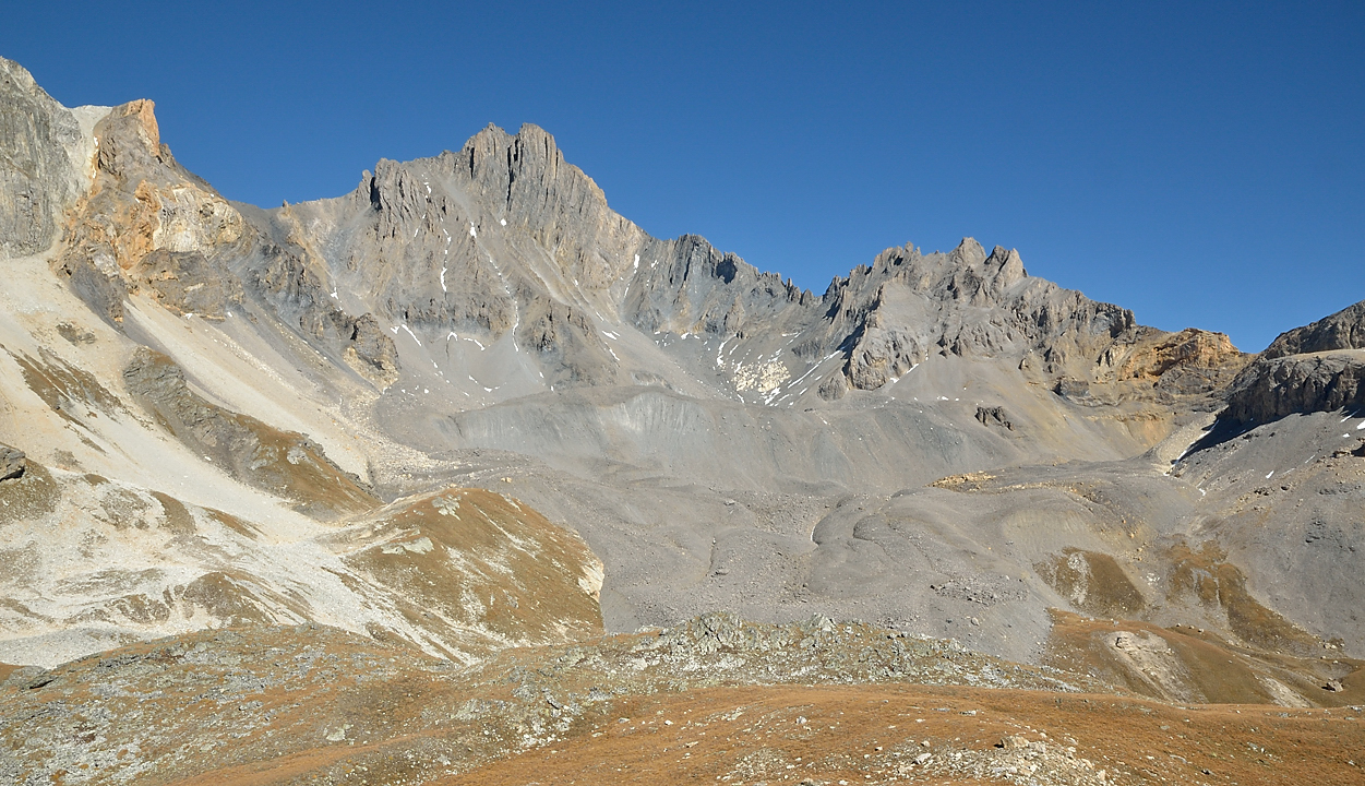 DSC_0214-20111001-018-EscaladeAussois.jpg - du sommet du Grand Chatelard : vue sur la Dent Parrachée