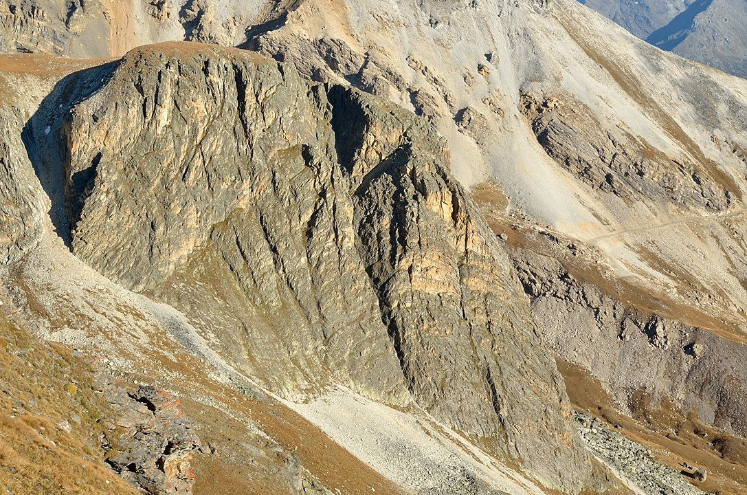 DSC_0226-20111001-029-EscaladeAussois.jpg - du sommet de voie de l'arête : vue sur le Grand Chatelard