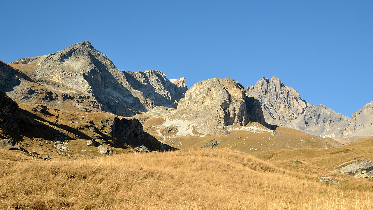 DSC_0233-20111001-036-EscaladeAussois.jpg - La descente : vue sur le Grand Chatelard et la Dent de Parraché