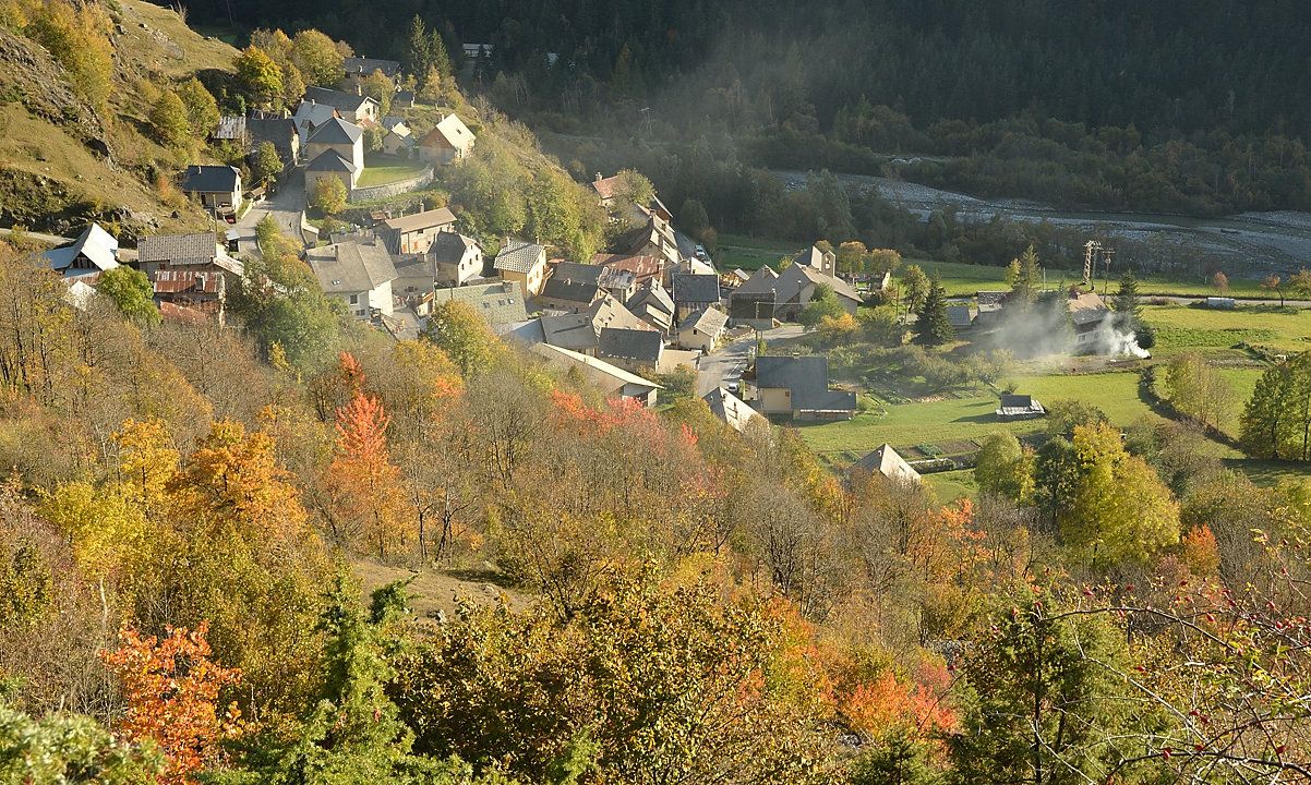 DSC_0447-111022-44-PicTurbat.jpg - EN arrivant au-dessus de Villard-Loubiere