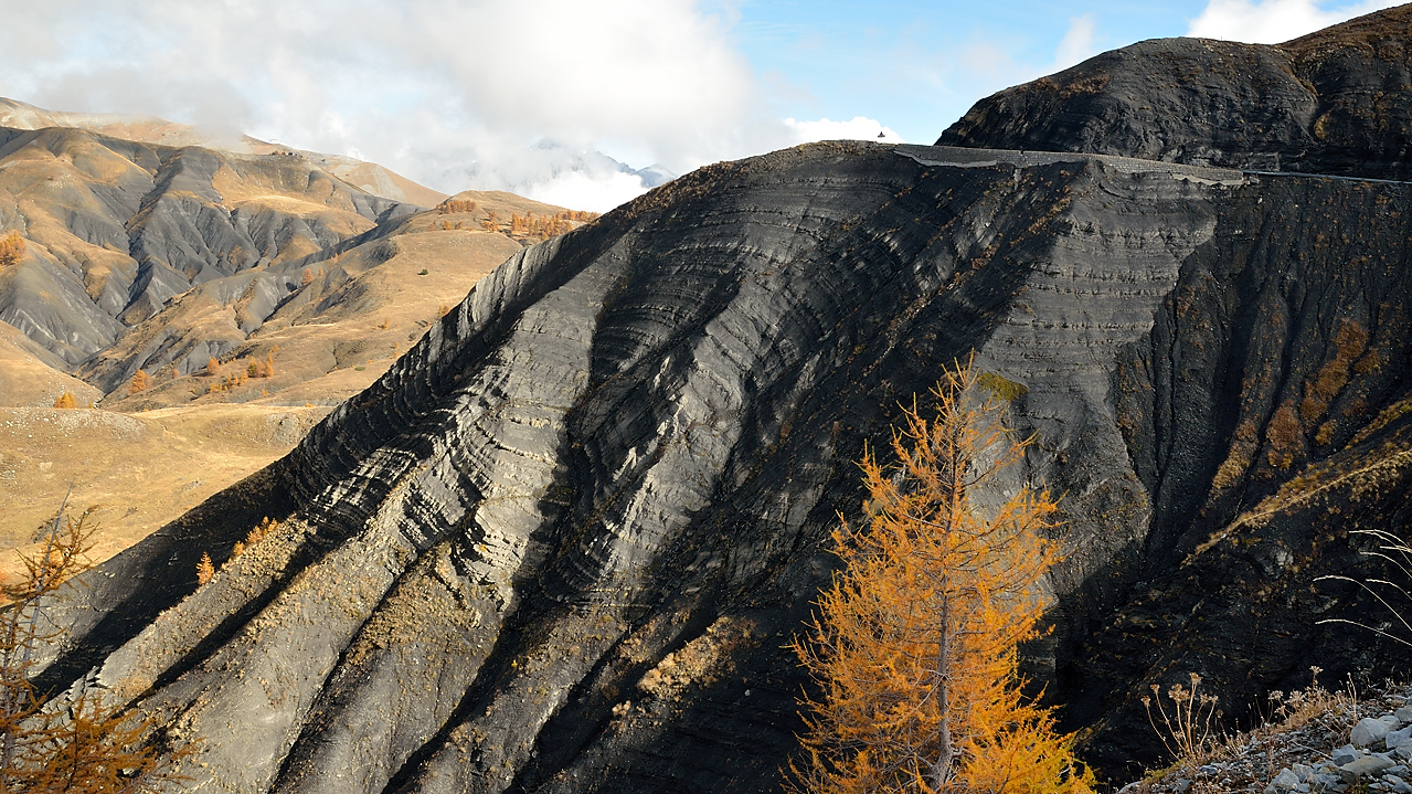 DSC_0472-111031-21-cols-Ubaye-velo.jpg - montee au col des Champs : schistes juste sous le col