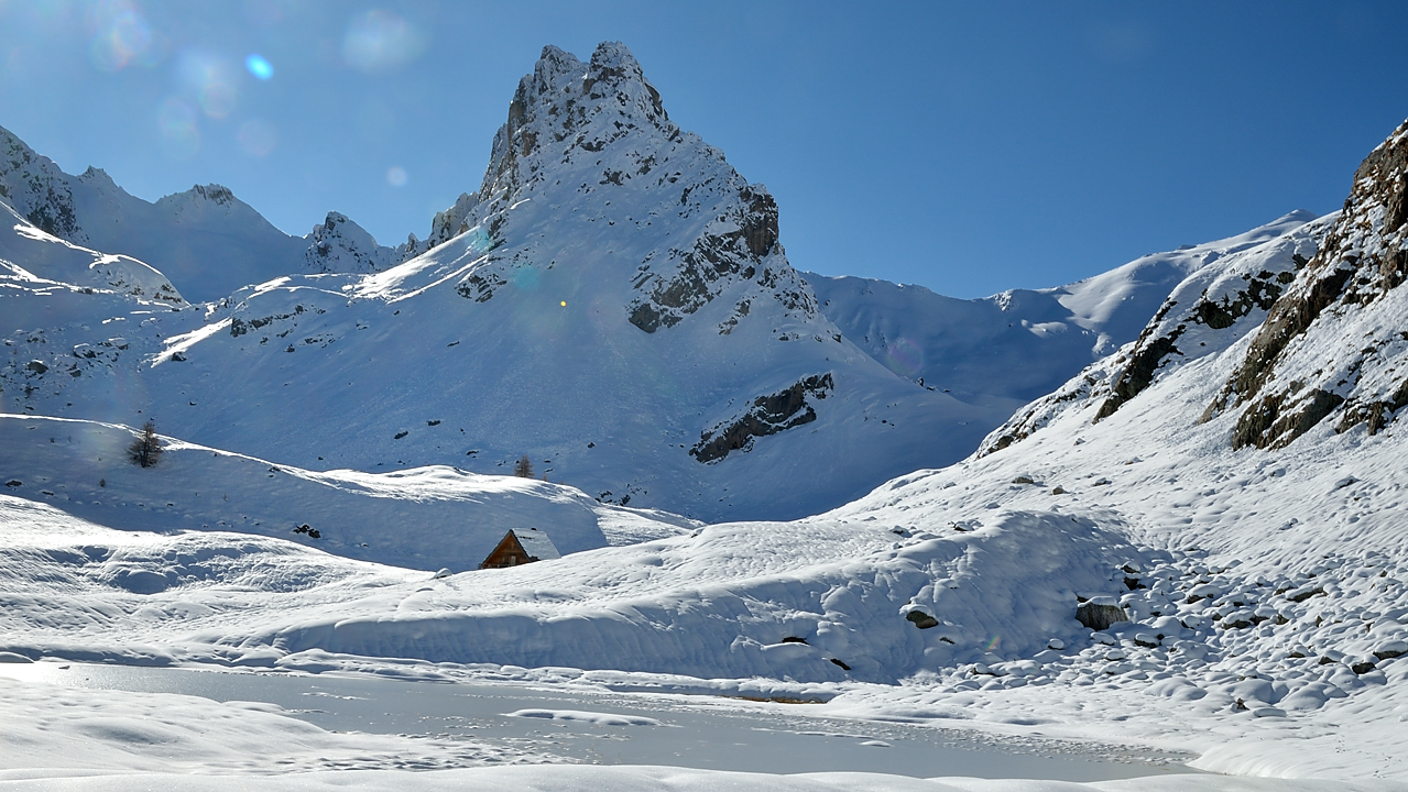 DSC_0534-11-11-12-04-Nevache.jpg - Col du Chardonnet : vers le chalet de Chardonnet et la Roche de Monetier au fond