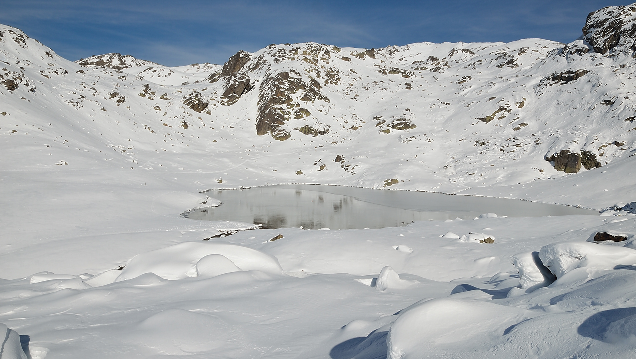 DSC_0585-11-11-13-43-Nevache.jpg - chemin de la Ronde de la vallée de Névache : arrivee au lac de Serpent 
