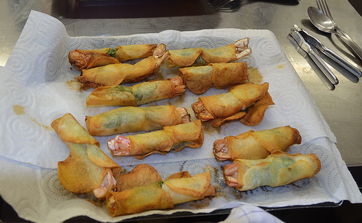 DSC_0921.jpg - langoustine géante en rouleau de pommes de terre et jus de carcasse réduit