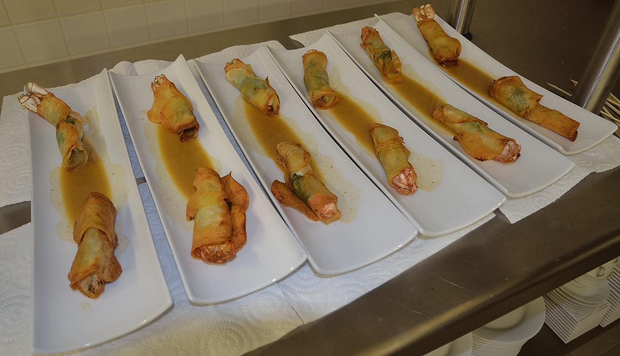 DSC_0924.jpg - langoustine géante en rouleau de pommes de terre et jus de carcasse réduit