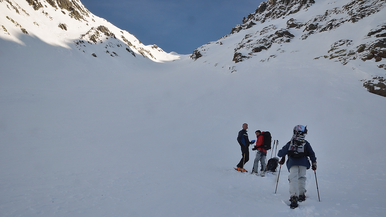 DSC_1145.jpg - Vers 1900m on dépasse le plafond et au-dessus le beau temps