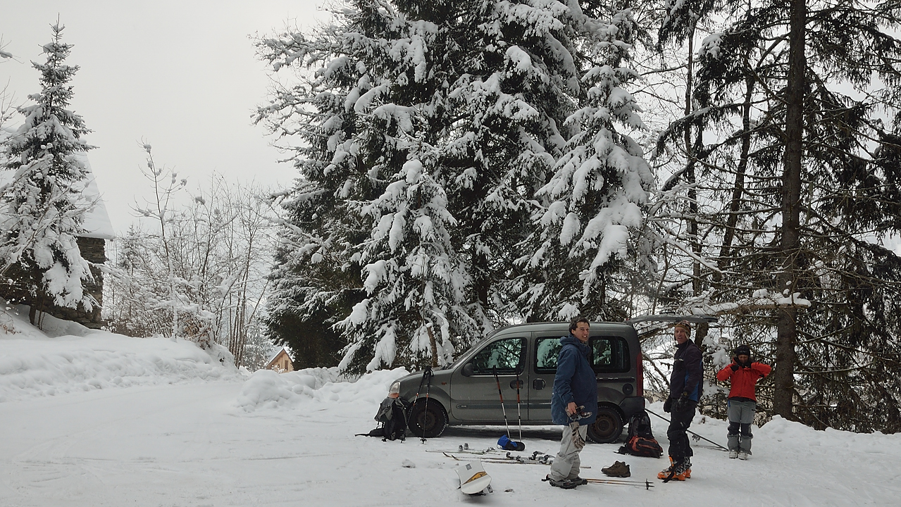 DSC_1161.jpg - Au parking au Grand Thiervoz (1100m)