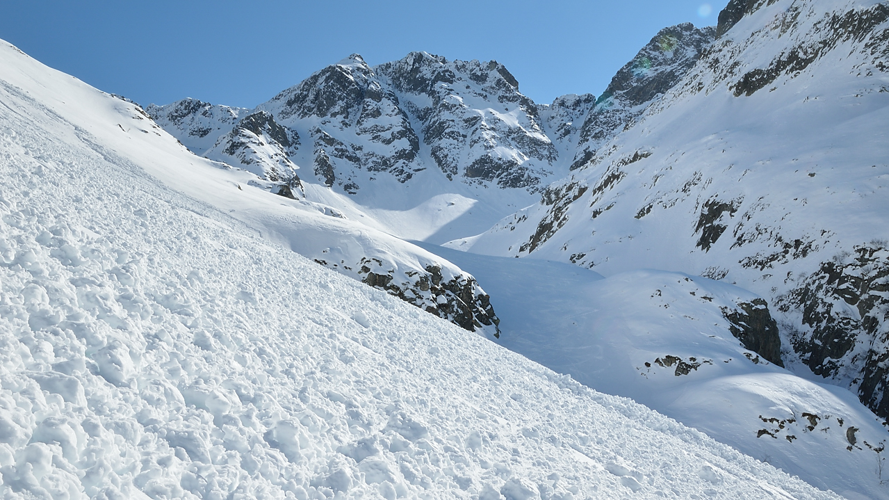 DSC_1247-120225-25-Tepey-Brabant.jpg - L'avalanche (habituelle) un peu penible a traverser