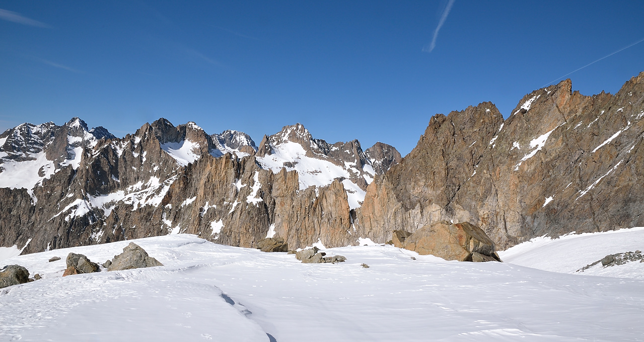 DSC_1325-120310-26-Arias.jpg - vers la pointe du Grd Vallon et le col de l'Arias
