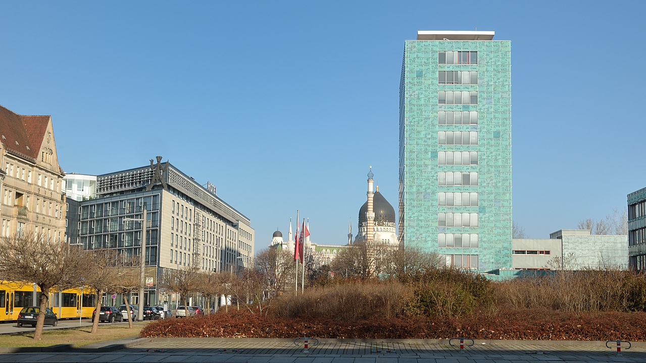 DSC_1432-120316-32-Dresden-120316-32-Dresden.jpg - A gauche l'hotel ArtHotel