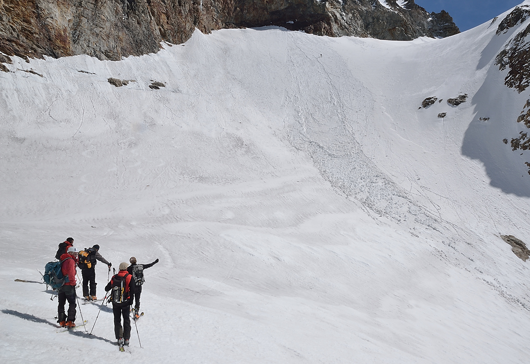 DSC_1529-120331-47-GlacierCourbe.jpg - le raidillon bien ouest est un peu trop dur pour etre tout a fait bon