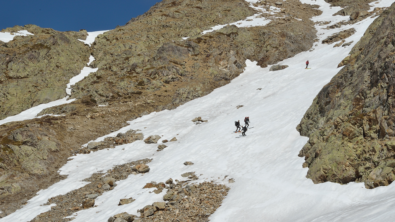 DSC_1532-120331-50-GlacierCourbe.jpg - ... avec quelques passages un peu etroits