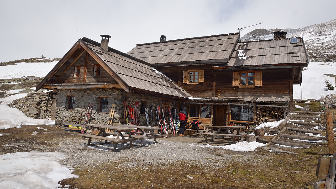 DSC_1552-120408-11-NevacheTempete.jpg - Le refuge de Ricou --- un sympathique petit hameau