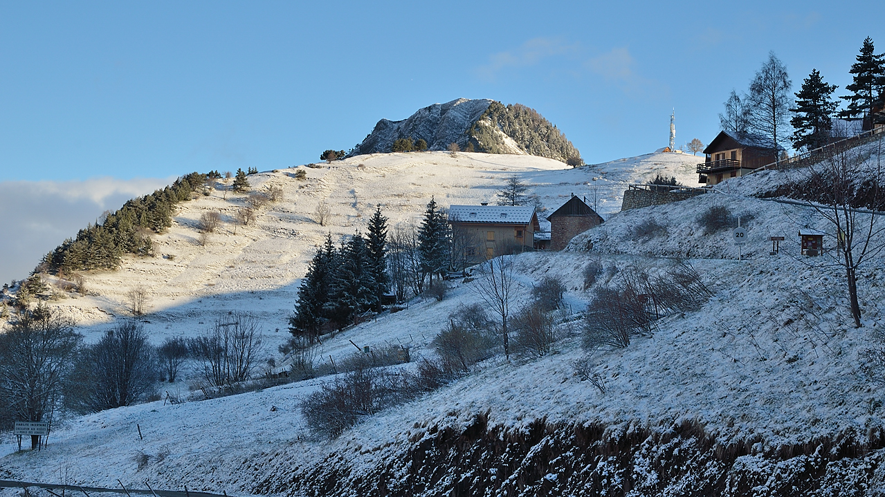 DSC_1591-120421-02-PtRenaud.jpg - au depart : le village Villard Reymond deja presque au soleil