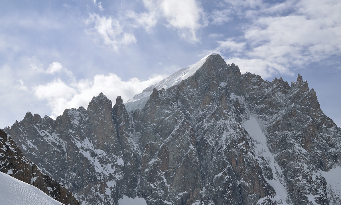 DSC_1646-120428-17-BrecheSomme.jpg - La Barre des Ecrins -- ca brille pas mal la-haut