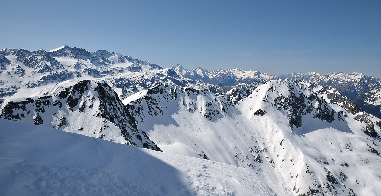 DSC_1912-120517-21-TourRocherBlanc.jpg - Vue du Toit : Une belle plaque a droite de la montee au col de l'Agnelin