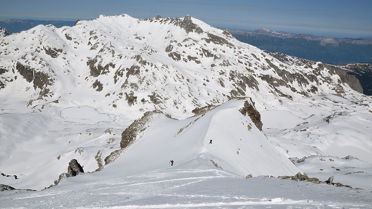 DSC_1915-120517-23-TourRocherBlanc.jpg - Dans la descente du Toit : en face la Belle Etoile