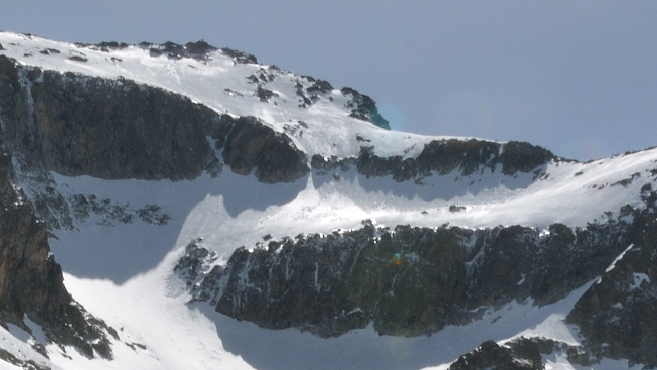 DSC_1922-zoom-120517-27-TourRocherBlanc.jpg - Voila la descente du Toit que nous avons tenté et le passage que nous n'avons pas trouvé -- voila un peu de zoom sur le passage critique