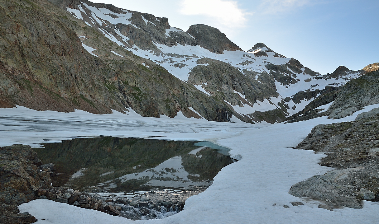 PointeConfolens-2012-06-23_001-.jpg - Arrivee au lac du Vallon juste avant le soleil (vers 7h00)