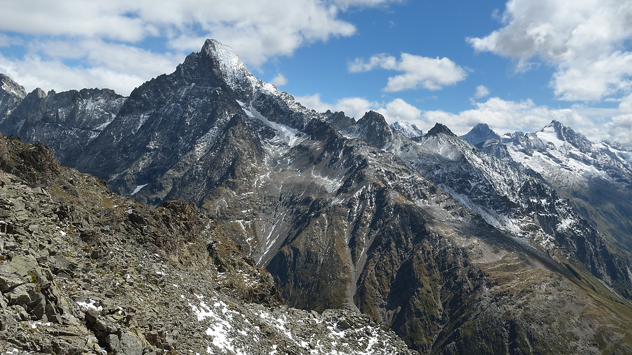 SChristopheToura-120902-022.jpg - Au sommet deTete de la Toura --- en face l'Aiguille du Plat de Selle