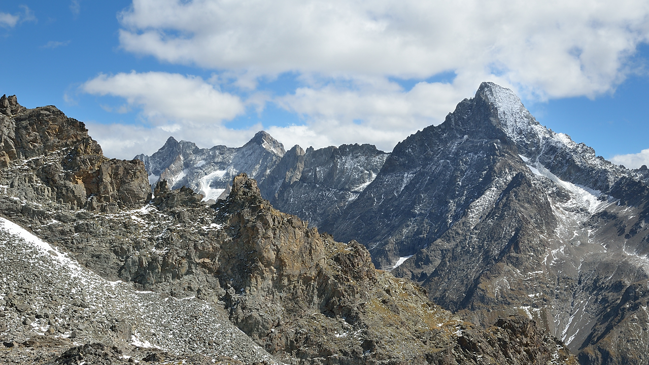 SChristopheToura-120902-023.jpg - Au sommet deTete de la Toura --- en face l'Aiguille du Plat de Selle