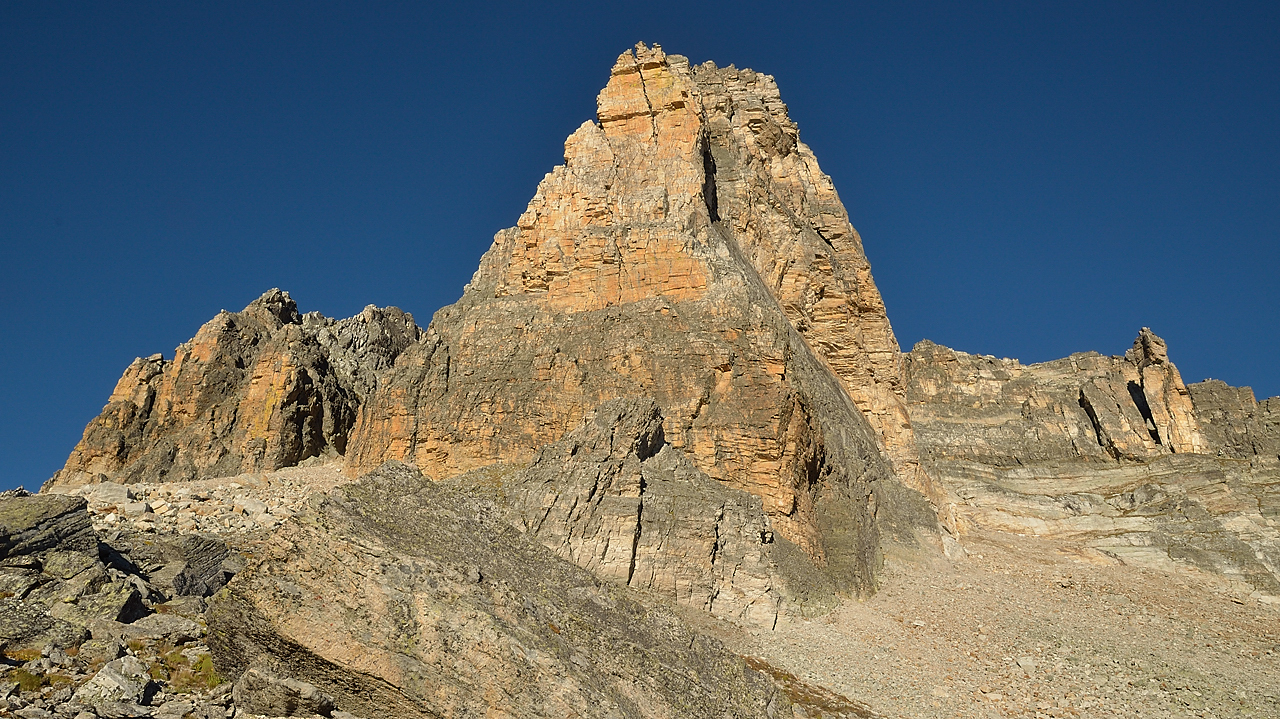 ChevalBlanc-120916-030.jpg - En s'approchant encore du sommet (on montera sur l'arrete de gauche)