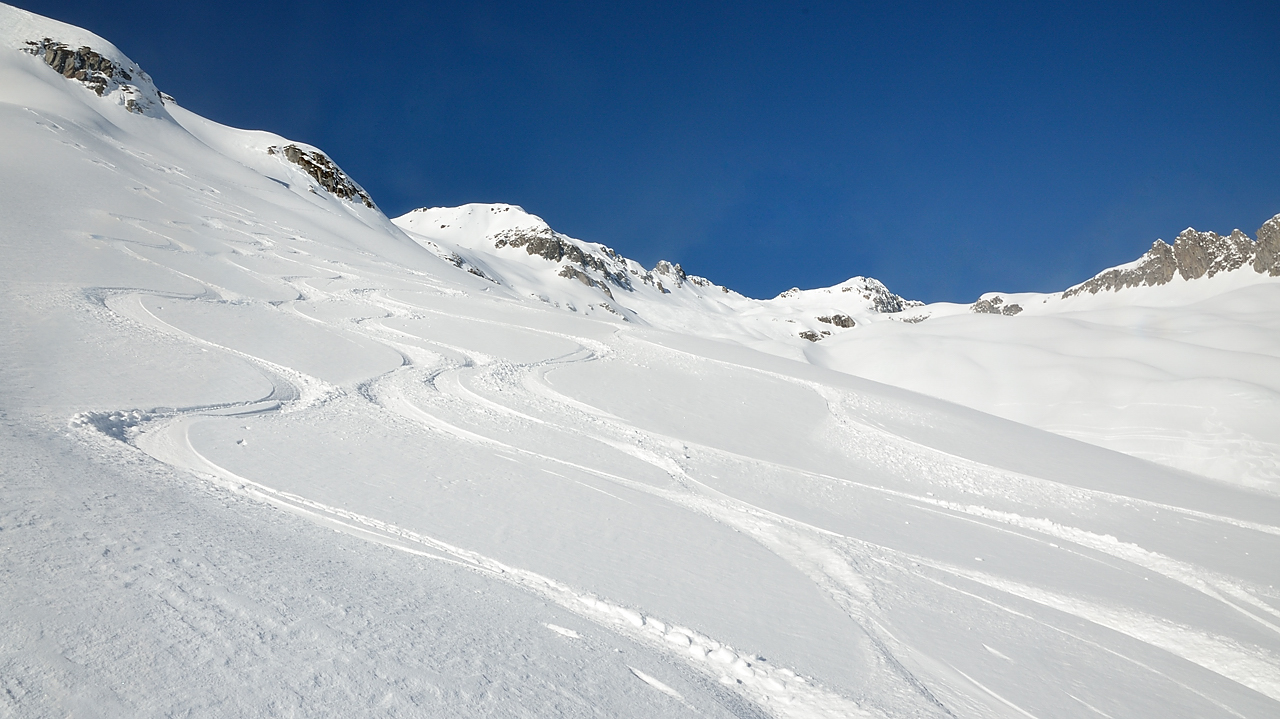 Rognolet-121229-018.jpg - Quelques belles traces dans la descente