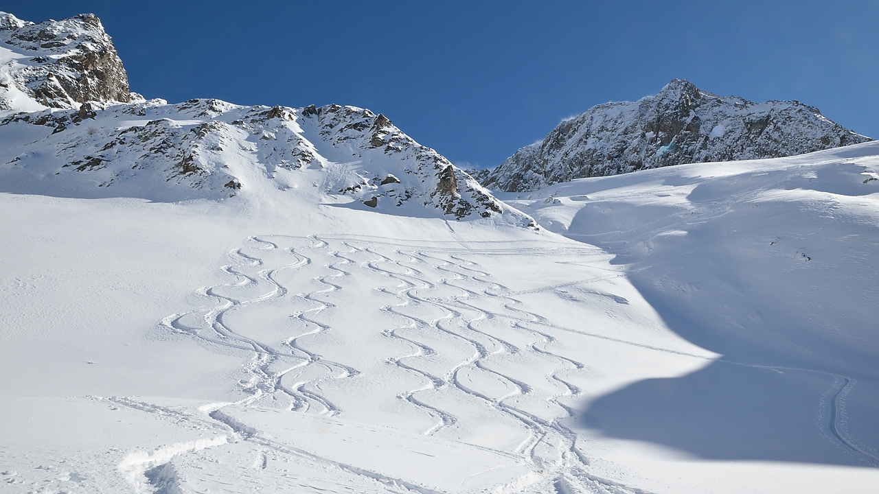 ColMenou-130209-049.jpg - encore des belles traces quand-meme