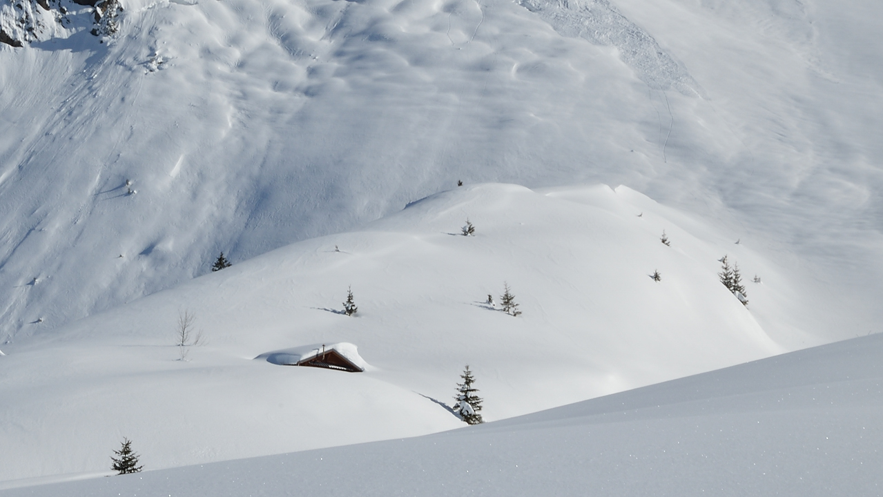 GrdValoire-130216-021.jpg - Le chalet bien enneige